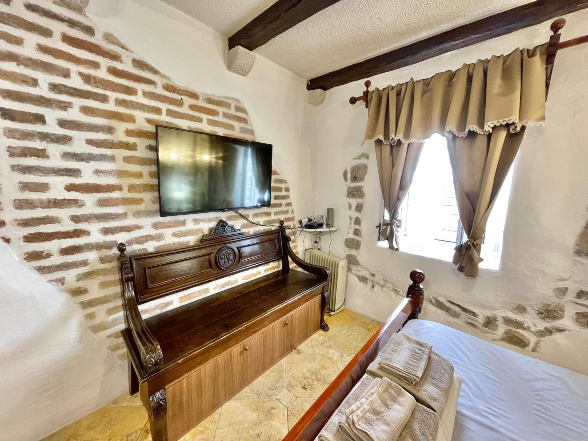 Old Town House With Private Garden Lejlighed Budva Eksteriør billede